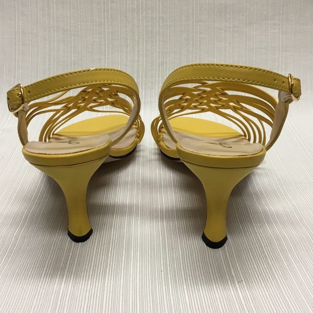 Annie Exciting Yellow Heels - Picture 4 of 7